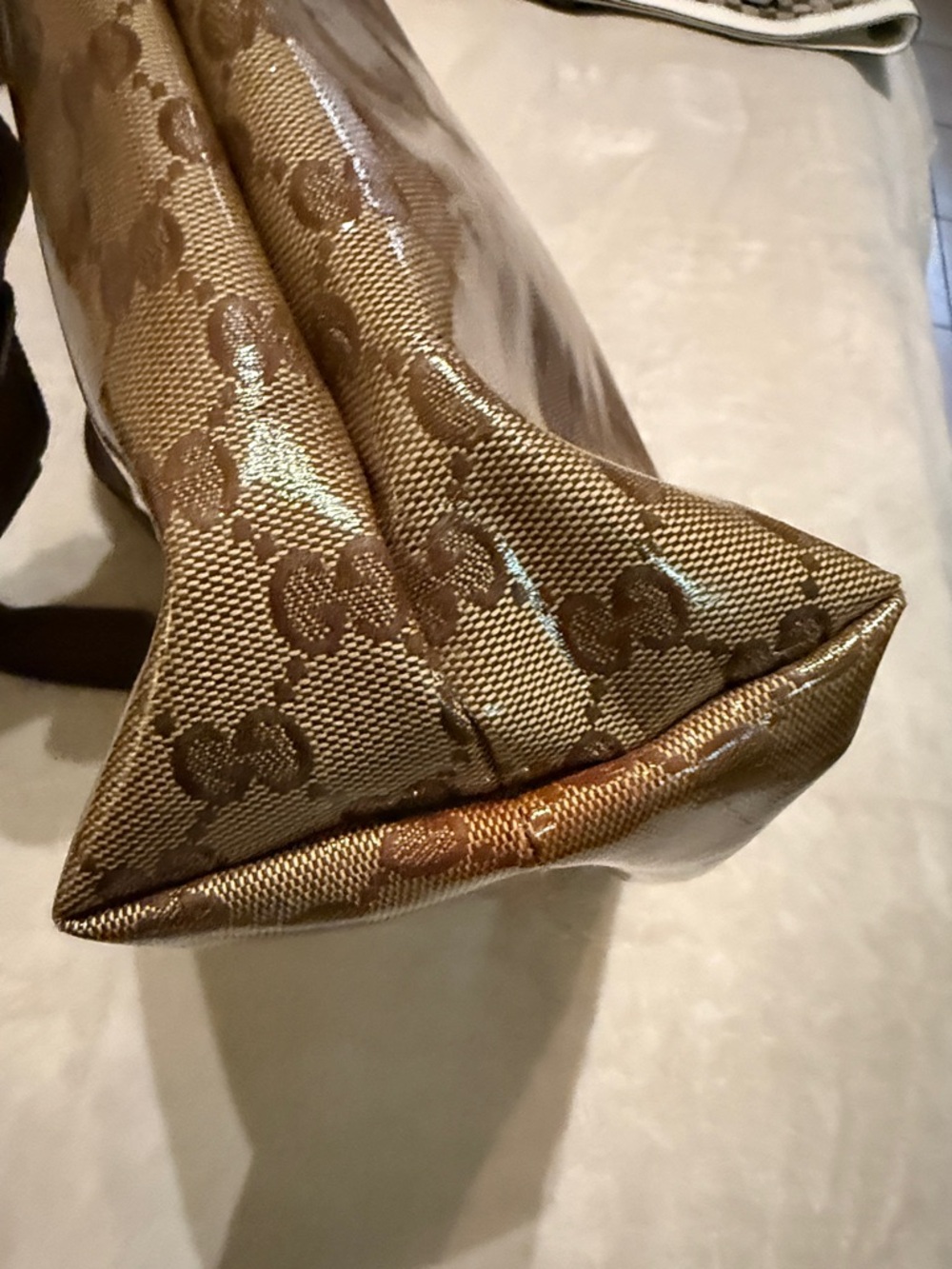 Gucci Brown Monogram Crossbody Messenger Bag - Picture 2 of 3